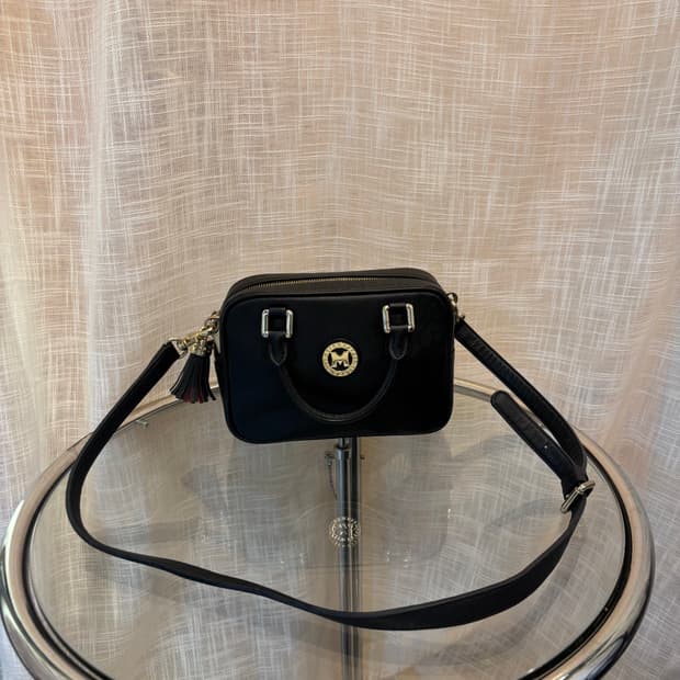 정품 메트로시티 테슬 크로스백    