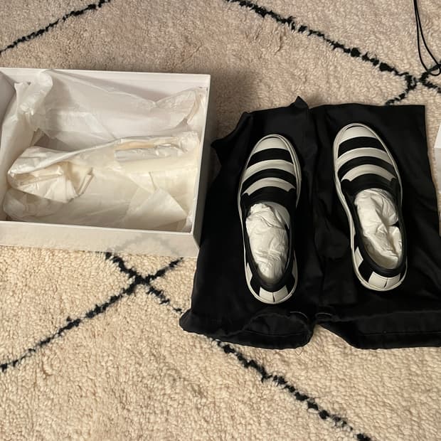 지방시 슬립온 여성용 36사이즈