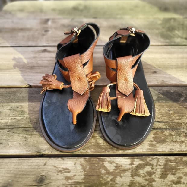 구호 가죽 샌들 새제품235mm