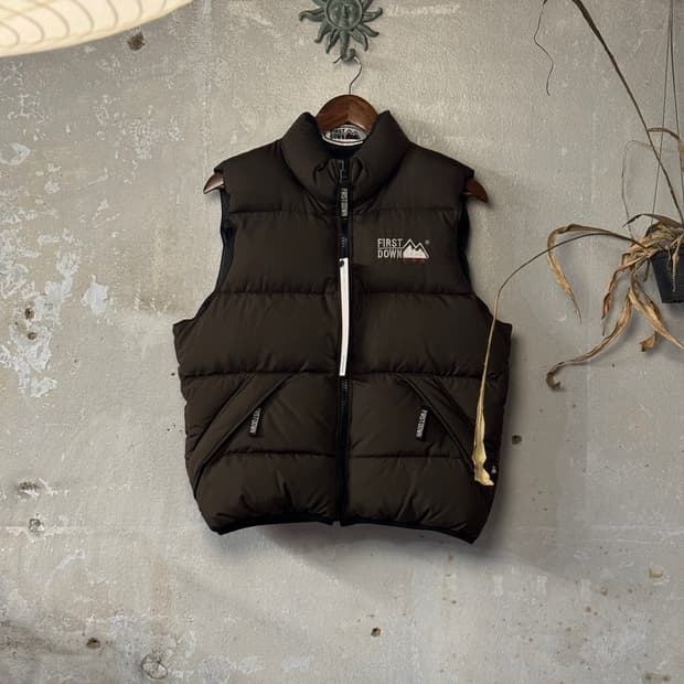 S-M ) 90s FIRST DOWN