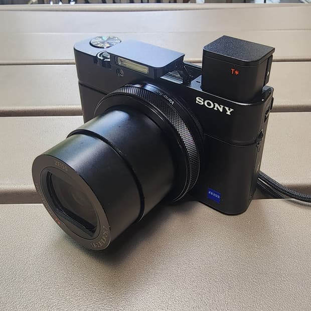 소니 RX100m4 IV  디지털 카메라 판매합니다.