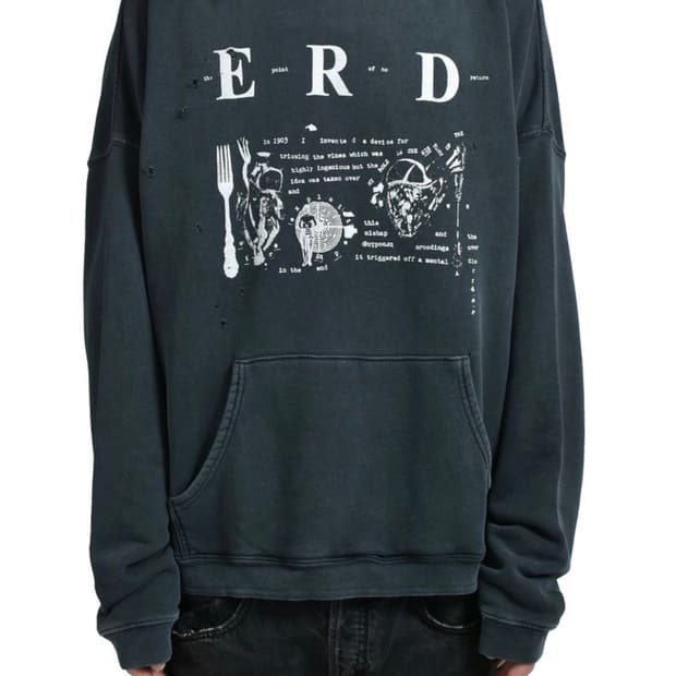 앙팡리쉬데프리메 마이 롤 인더 워 후드티 