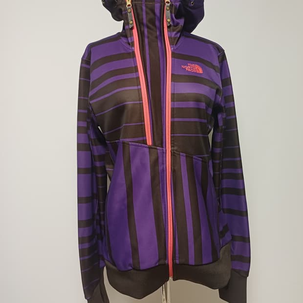 노스페이스 테크웨어 비대칭 지퍼 썸홀 후드 자켓 (여성 M)