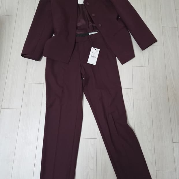 Zara 새상품. 택있음. 와인색 정장 M 셋업