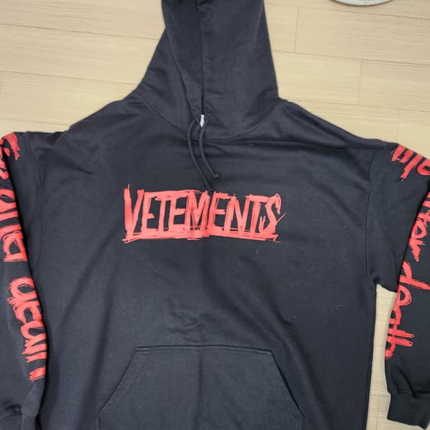 L 베트멍 월드투어 후드티