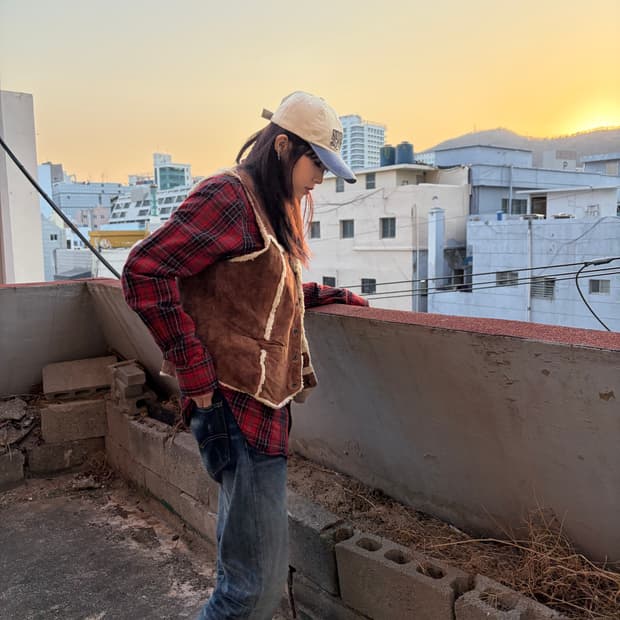 스튜디오33 스웨이드 베스트