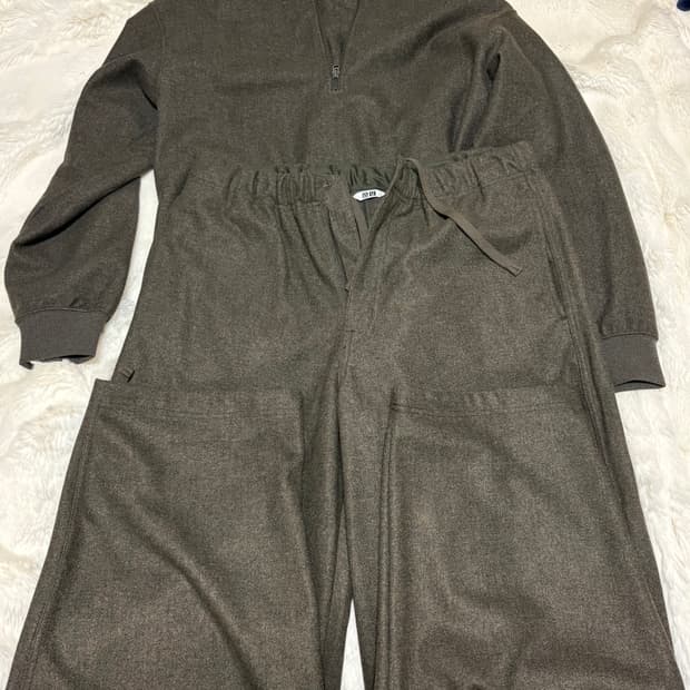 유니클로u 25fw 브러시드 스웨트 셋업 35브라운/L