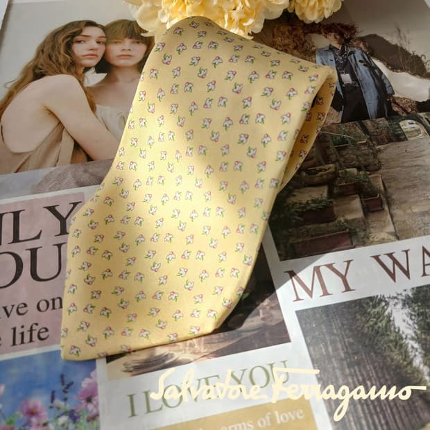 살바토레 페라가모 실크 플라워 패턴 넥타이 9.5cm A등급 A19676