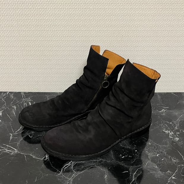 FIORENTINI + BAKER 스웨이드 드레이프 사선지퍼 부츠