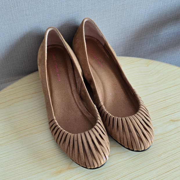 츠모리치사토 레더 웨지힐 펌프스 245