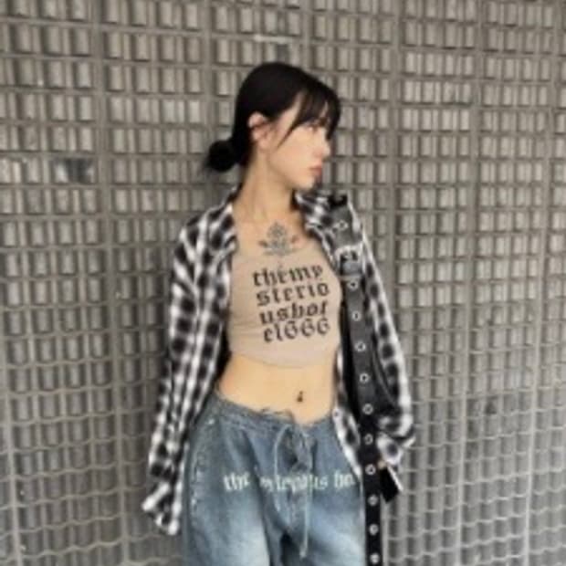 더미스테리어스호텔  CUT-OFF CHECK SHIRT