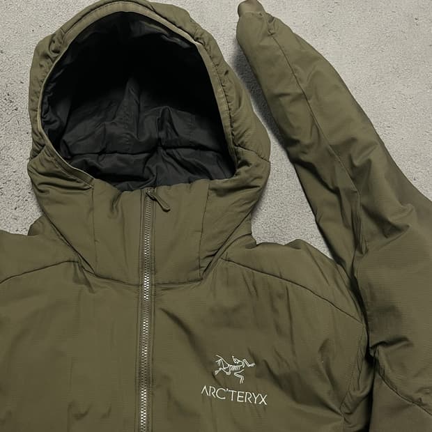 아크테릭스 아톰 후디 lt 카키