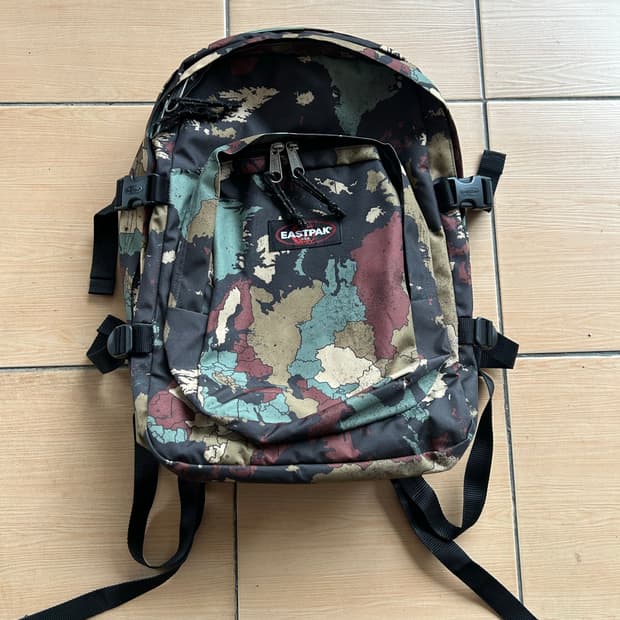 이스트팩 카모 백팩