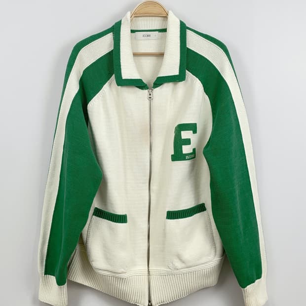 이코르[ECORR] 바시티 배색 니트 집업