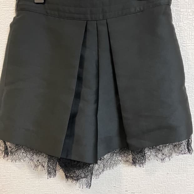 엠포리오 아르마니 레이스 쇼츠