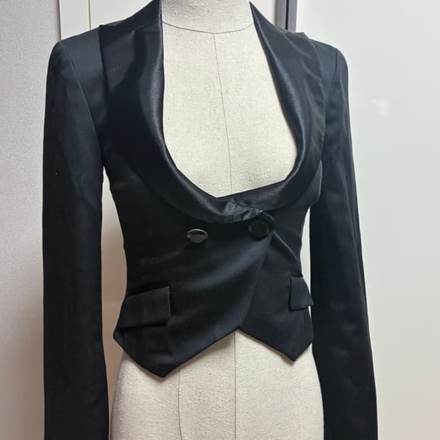 아르마니 익스체인지 슬림 크롭 블레이저