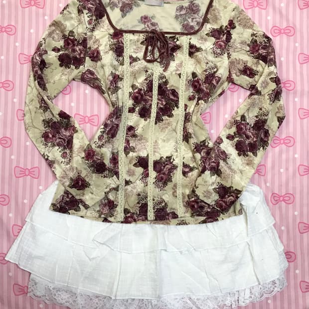 레스트로즈 벨벳 플로럴 빈티지 슬리브