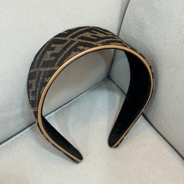 새상품급 펜디 자카드 헤어밴드 
