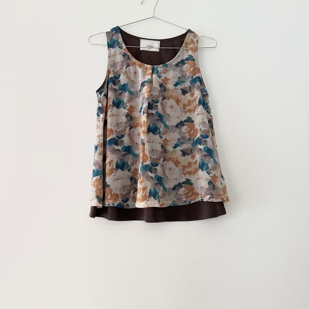Sandian 2 layer sleeveless blouse