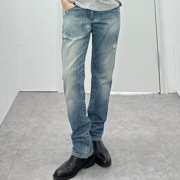 Dolce & Gabbana destroyed denim pants