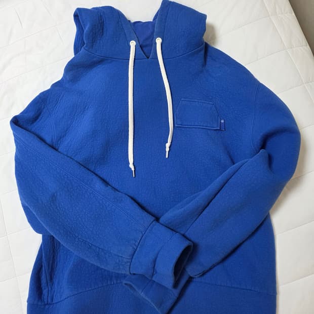 아더에러 시그니쳐 카이 후드티