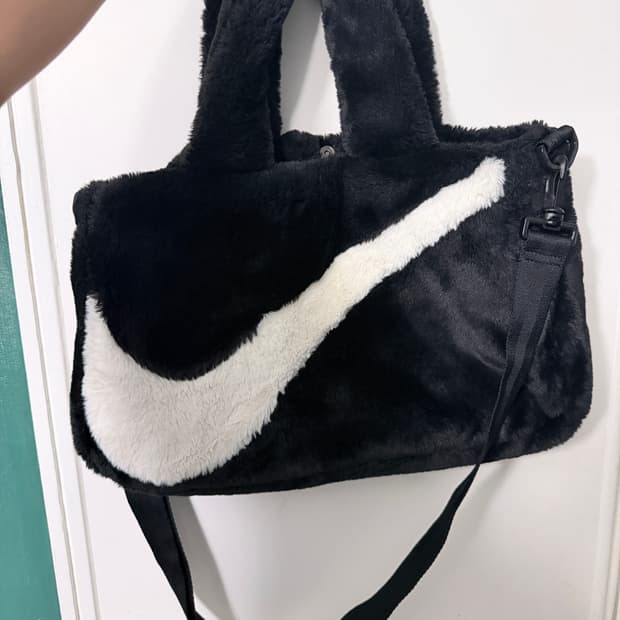 나이키 퍼 크로스 토트백 블랙 스우시