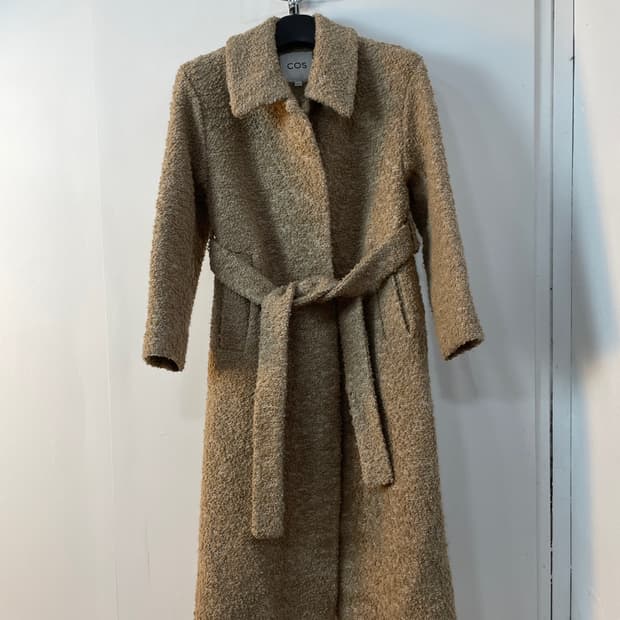 코스 부클레 벨티드 코트