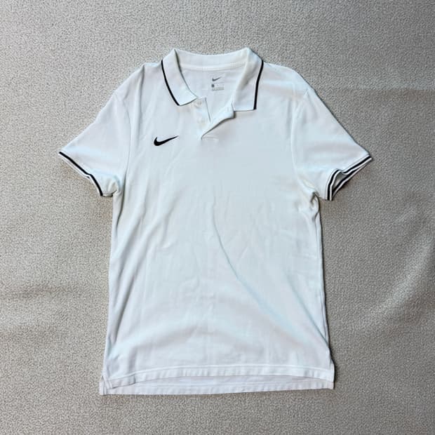 나이키 L 화이트 반팔 카라티