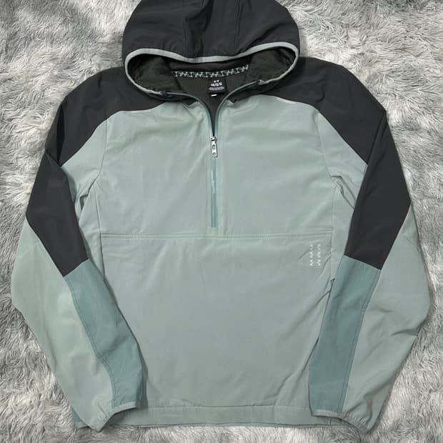 언더아머 기능성 우븐 아노락 L