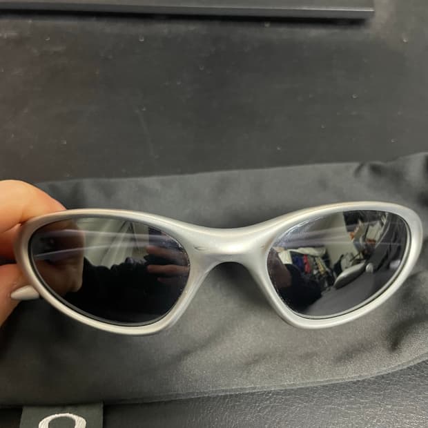 오클리 1998's 미뉴트 1.0 1세대 실버/블랙