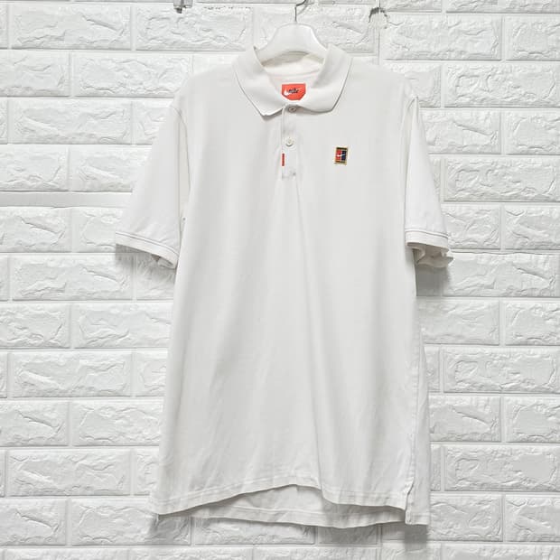 나이키 화이트 카라티 M