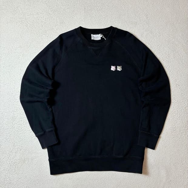 메종키츠네 23ss 모노크롬 폭스 헤드 패치 클래식 맨투맨 PN7971