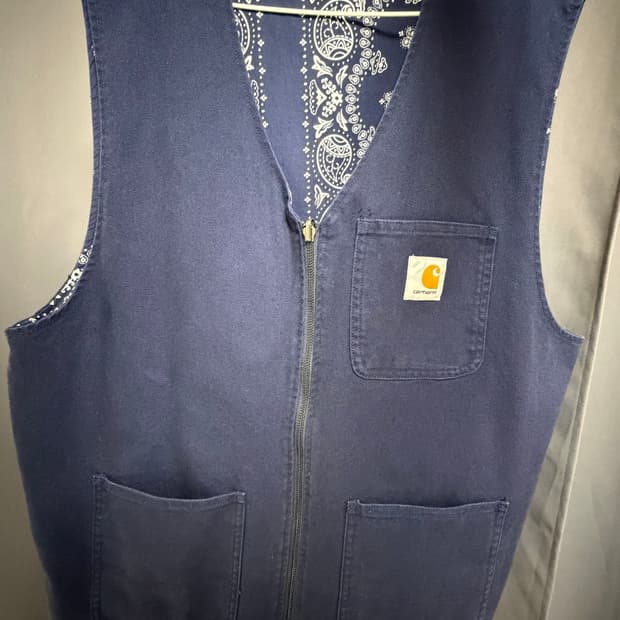 칼하트wip 리버시블 반다나 조끼 L사이즈