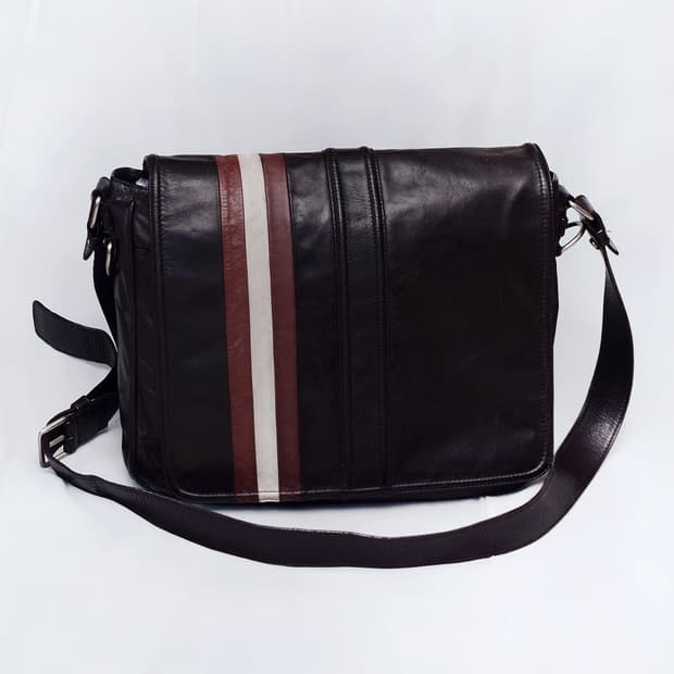 발리 (BALLY) 에도아르도 풀그레인 베지터블 레더 메신저백