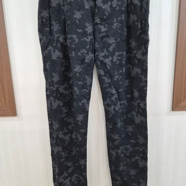 32) Berwick 베르위치 카모 슬랙스 팝니다