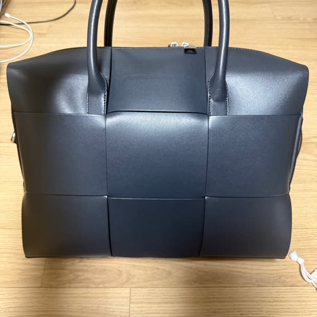 보테가 베네타 인트레치아토 브리프 케이스