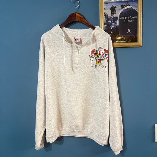90's USA Mickey Epcot Quarter Zip Sweats