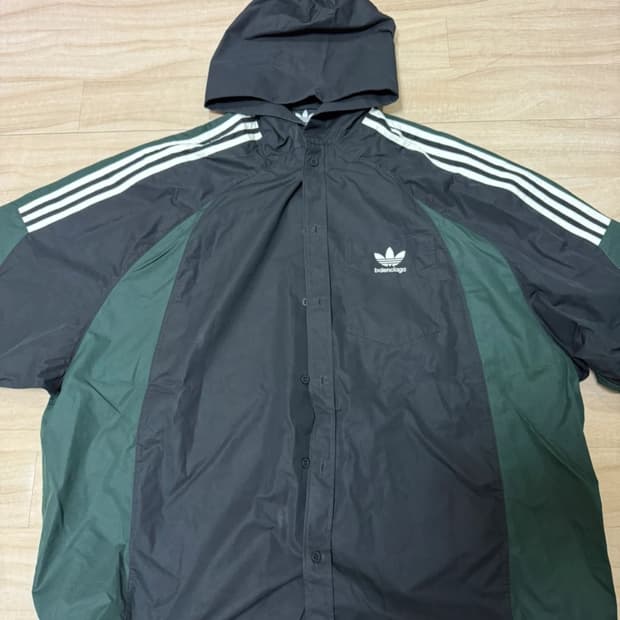 발렌시아가 X 아디다스 콜라보 셔츠