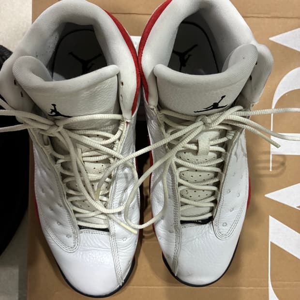 조던 13 레트로 화이트 유니버시티 레드 275
