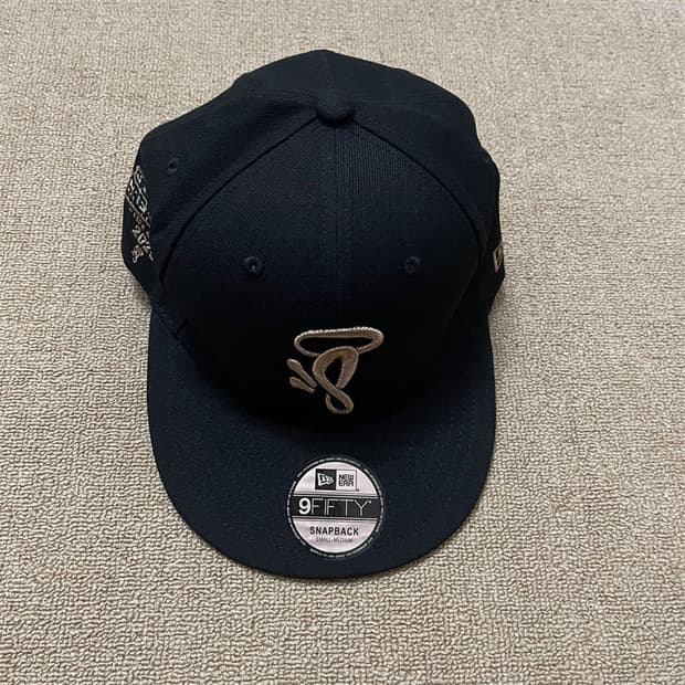 뉴에라 시나월드