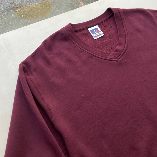 Russell v-neck plain sweatshirt 러셀 스웻셔츠