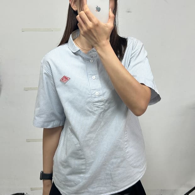 단톤 스트라이프 반팔 셔츠