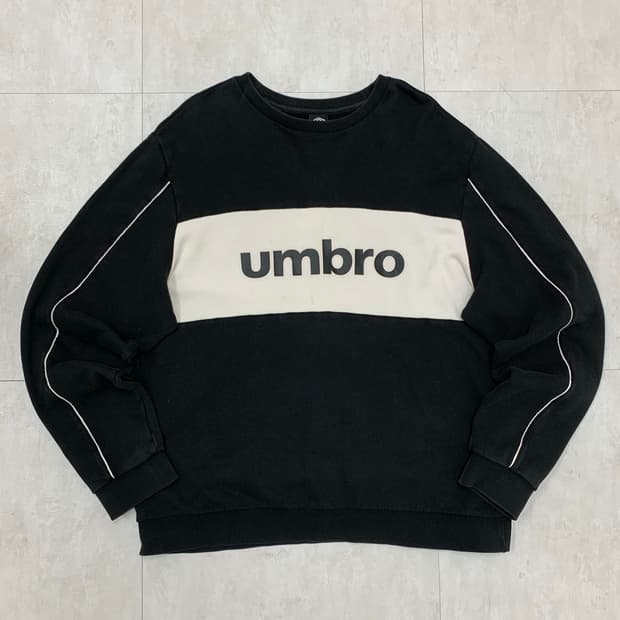 Umbro 블랙 맨투맨 #717