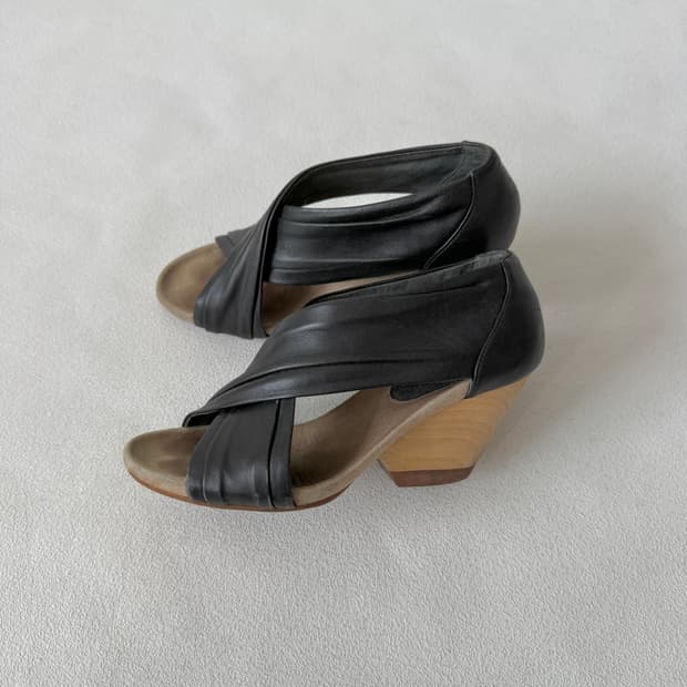 [EU36]캠퍼(CAMPER) 레더 우드굽 웨지힐