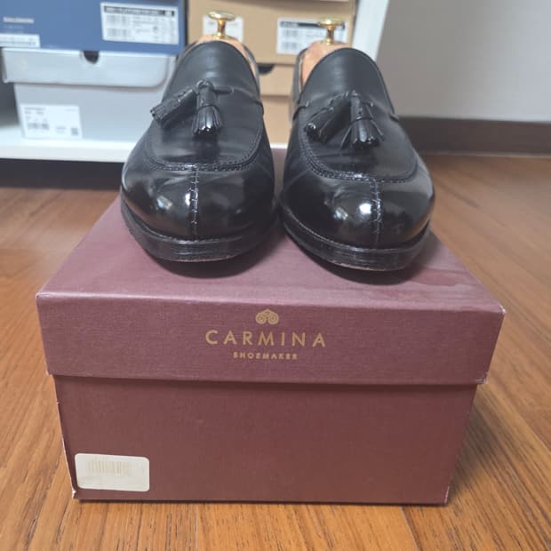 Carmina 블랙 태슬 로퍼