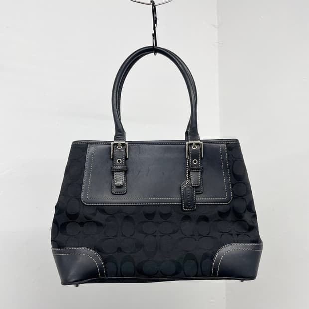 코치 블랙 자카드 숄더백