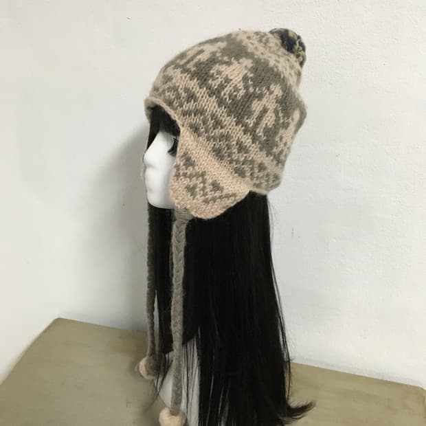  pom pom nordic pattern knit beanie