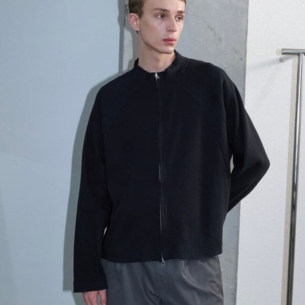 (구매) yiyae 이레귤러 립 집업 블랙