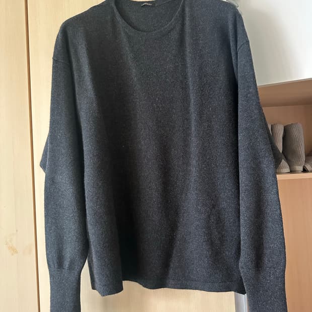 코모리 23aw 캐시미어 코모리 니트 챠콜 F사이즈