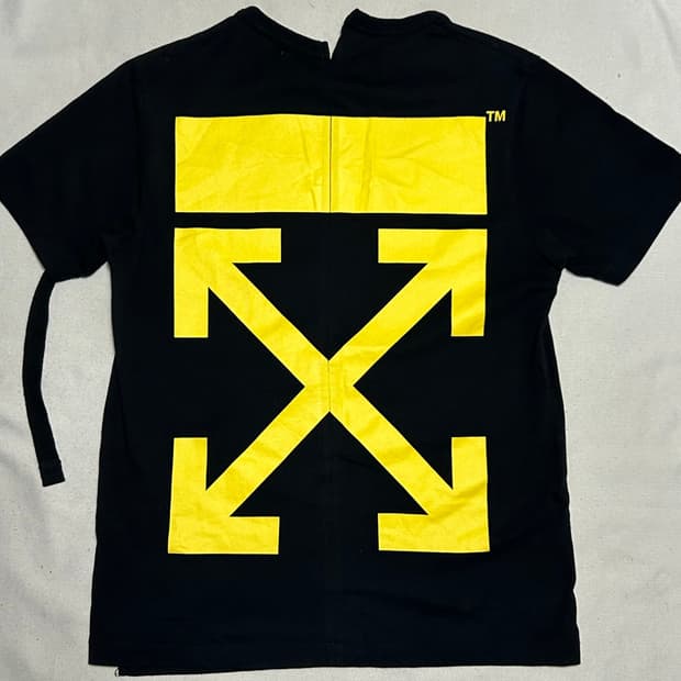 🫶🏻 오프화이트 Black 반팔티 🫶🏻